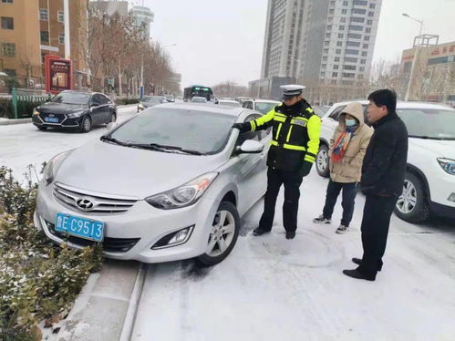 交警回应健走团过桥占用机动车道事件，保障交通秩序与公众健康并重