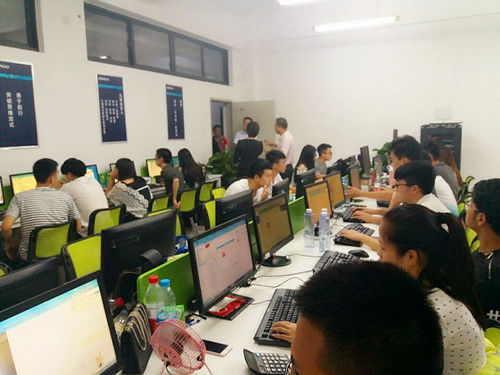 苏州电子商务专业学校