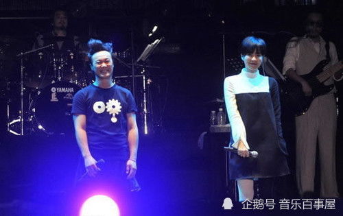 新冠刚康复的陈奕迅演唱会上爆咳